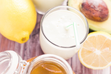Yoghurt cocktail avocado lemon honey