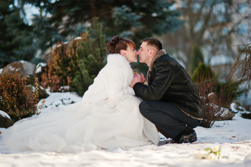 wedding couple at the winter day