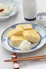 dashimaki tamago, japanese rolled omelette with dashi