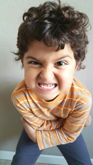 Bambino arrabbiato