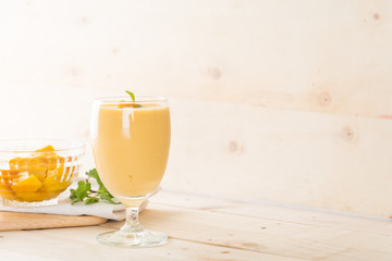 mango smoothie