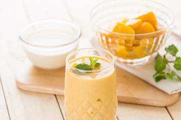 mango smoothie
