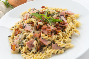 penne pasta with cream sauce