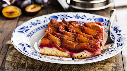 Zwetschgendatschi - plum cake