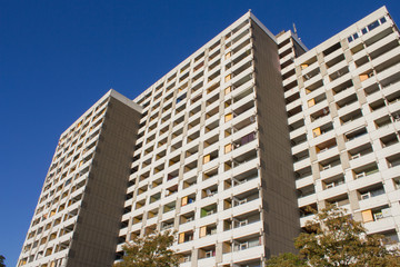 Obraz premium Wohnblock in einer Stadt in Deutschland