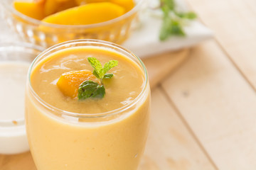 mango smoothie