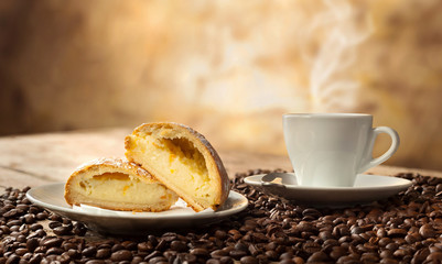 Neapolitan Sfogliatella frolla with espresso