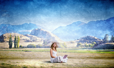 Fototapeta premium Lady using laptop