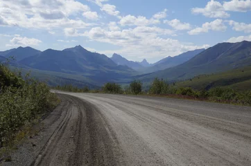 Foto op Plexiglas Scenic Dempster Highway in Yukon Territory, Canada.  Crosses the Arctic Circle © psycube