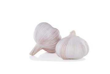 Чеснок на белом фоне