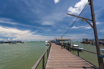 Obraz premium Pier and boat shuttle at Samed Rayong, Thailand.