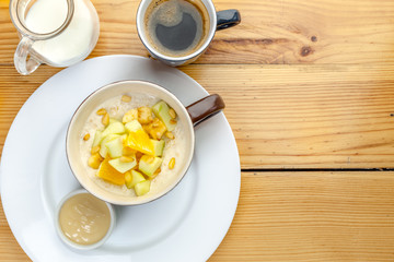 Porridge with fruits
