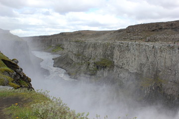 Der Canyon neben dem berühmten Wasserfall Dettifoss auf Island