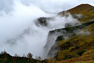 Fototapeta na wymiar Chmury w dolinie, Tatry Zachodnie