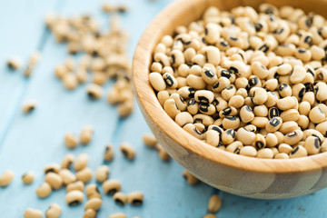 uncooked beans in bowl