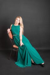 Naklejka premium blonde in a long dress