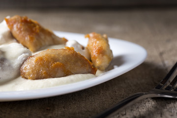 Chicken with sour cream