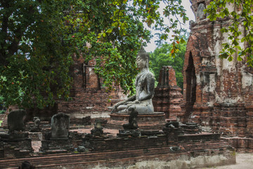 Fototapeta na wymiar Buddha in Ayutthaya
