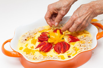 Preparación postre de chocolate y vainilla - Decoración