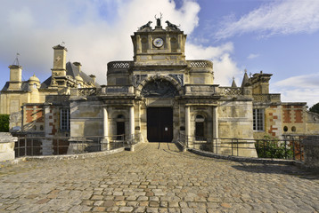 Fototapeta na wymiar Porte du château d'Anet (28260), département d'Eure-et-Loir en région Centre-Val de Loire, France
