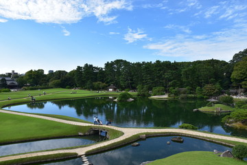 後楽園　唯心山から臨む沢の池