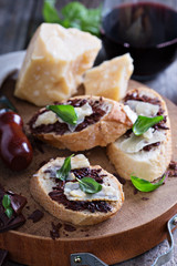 Chocolate and parmesan crostini