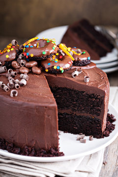 Dark chocolate cake with ganashe frosting