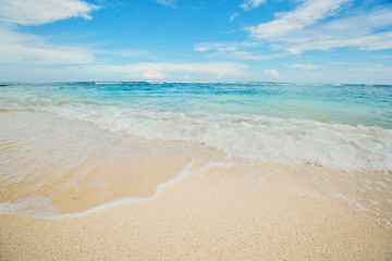 Fototapeta na wymiar Wonderful tropical beach with blue sky