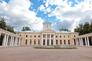 Obraz premium Museum-Estate of Arkhangelskoye. Grand Palace. Arkhangelskoye -