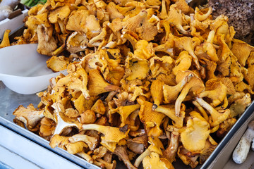 Pfifferlinge auf dem Wochenmarkt 