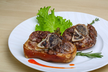 Roasted pork knee