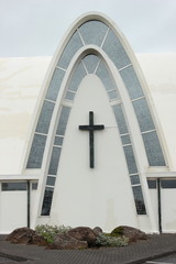 Detail der berühmten weißen Kirche von Kopavogur bei Reykjavik (Island)