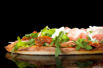 Prosciutto pizza.