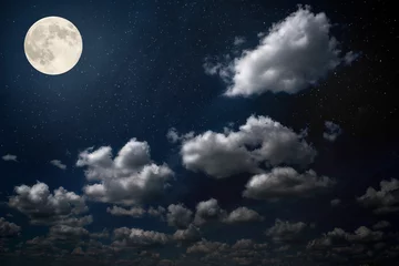 Rolgordijnen nachtelijke hemel met maan en wolken. Elementen van deze afbeelding geleverd door NASA. © Tryfonov