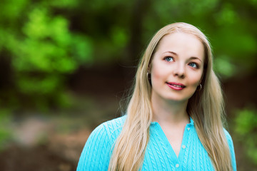 Naklejka premium blond woman outdoor
