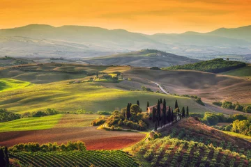 Door stickers Toscane Tuscany landscape at sunrise. Tuscan farm house, vineyard, hills.
