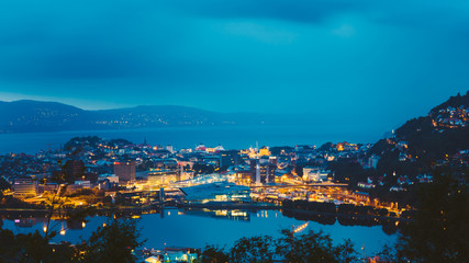 Fototapeta na wymiar View Cityscape of Bergen and harbor from mountain top, Norway