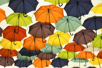 Fototapeta na wymiar Many of the larger size hanging umbrellas.