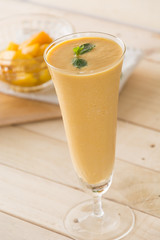 mango smoothie