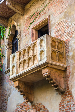 Romeo And Juliet  Balcony  In Verona