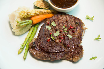 Grilled steaks with Pepper sauce