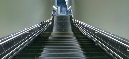Moderner Stiegenabgang