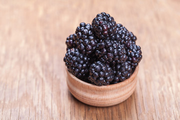 Fresh blackberrys in a bowl