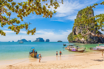 plage de Phra-Nang et les îles de Thaïlande