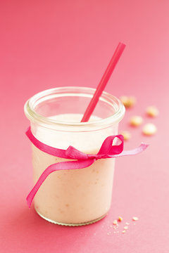 Strawberry, Banana And Almond Smoothie