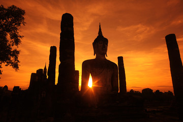 Fototapeta premium ASIA THAILAND SUKHOTHAI TEMPLE MAHATHAT