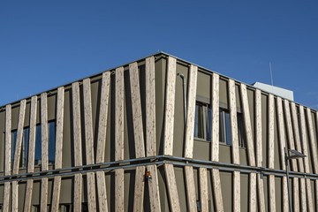 Moderne Architektur mi Holz