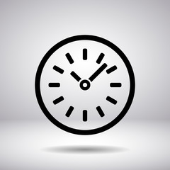 Simple round clock with arrows