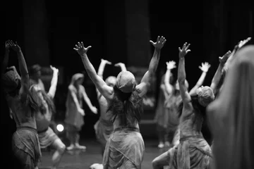Gordijnen Aboriginal ritueel, theatervoorstelling © Anna Jurkovska