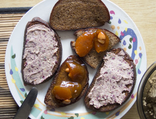 breakfast with toasts